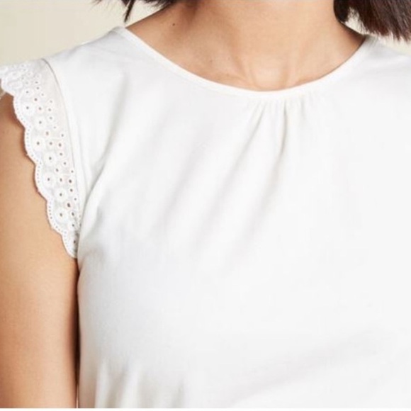 MODCLOTH | Glam Garnish Eyelet Flutter Ruffle Sleeve Trim Tank Crewneck White S - Picture 3 of 7